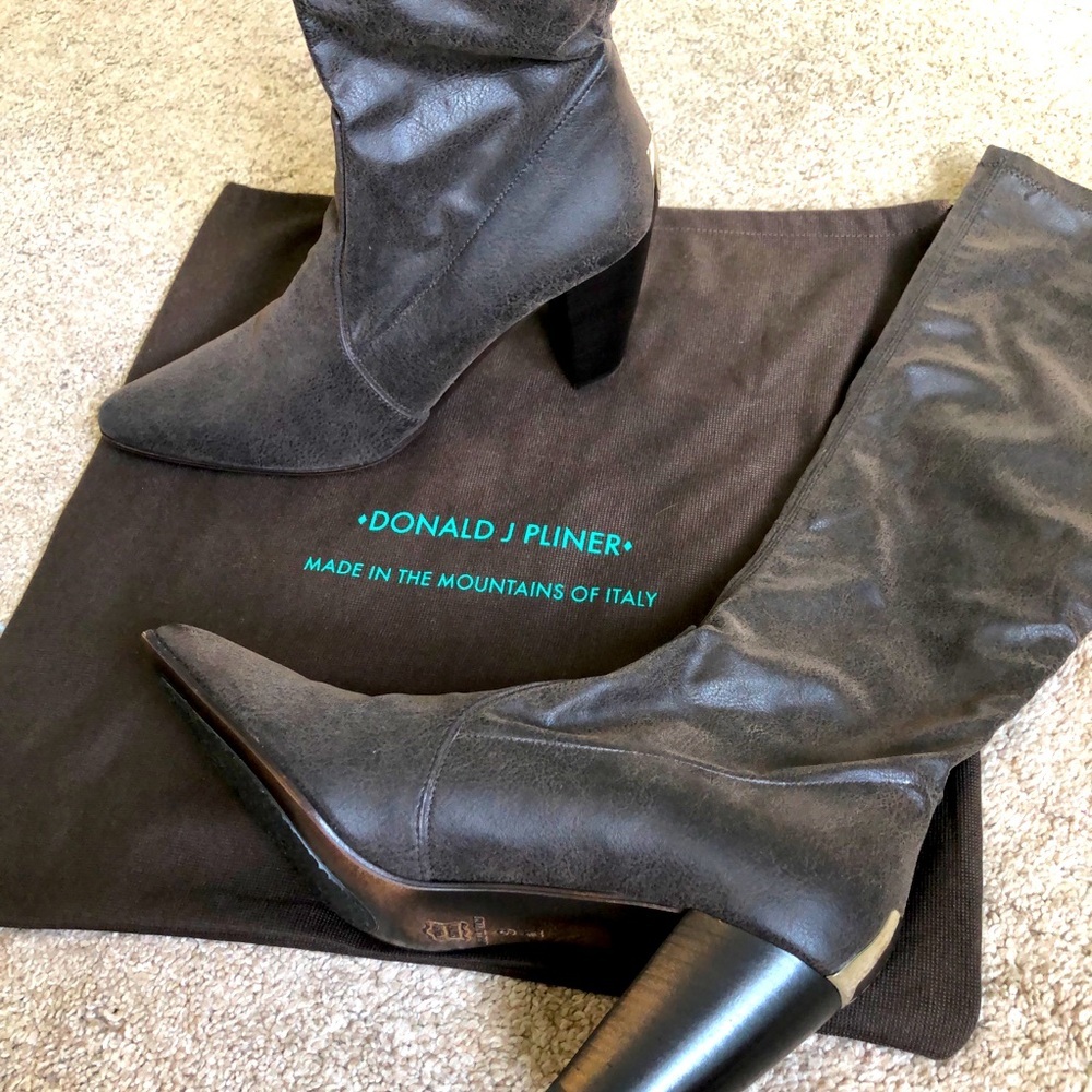 DONALD J. PLINER NWOT Soft Brown Leather Pull-On Boots with heel plates Sz 9N